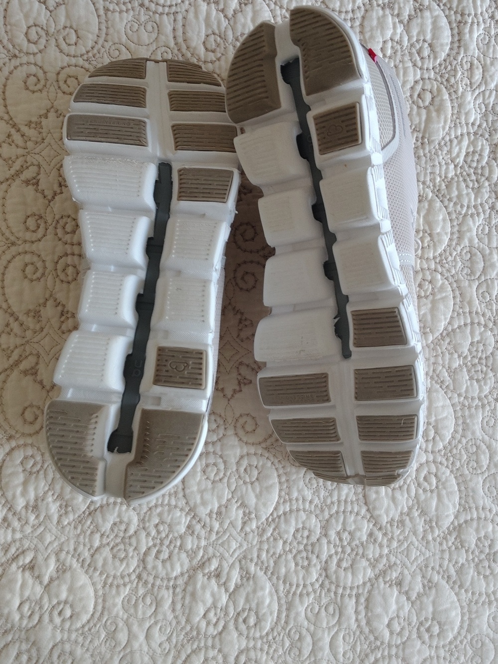 On cloud Cloudtec 5 Running Shoes M7/W9 - Picture 10 of 16